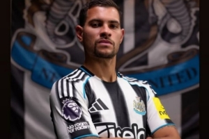 开云电竞网页登录-是巧合吗？伊萨克发声明5分钟后吉马良斯晒球衣照，被指回应队友